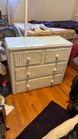 Nice Wicker 4 drawerDresser w/ Glass Top