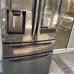 Refrigerator (Samsung)-must Go!!