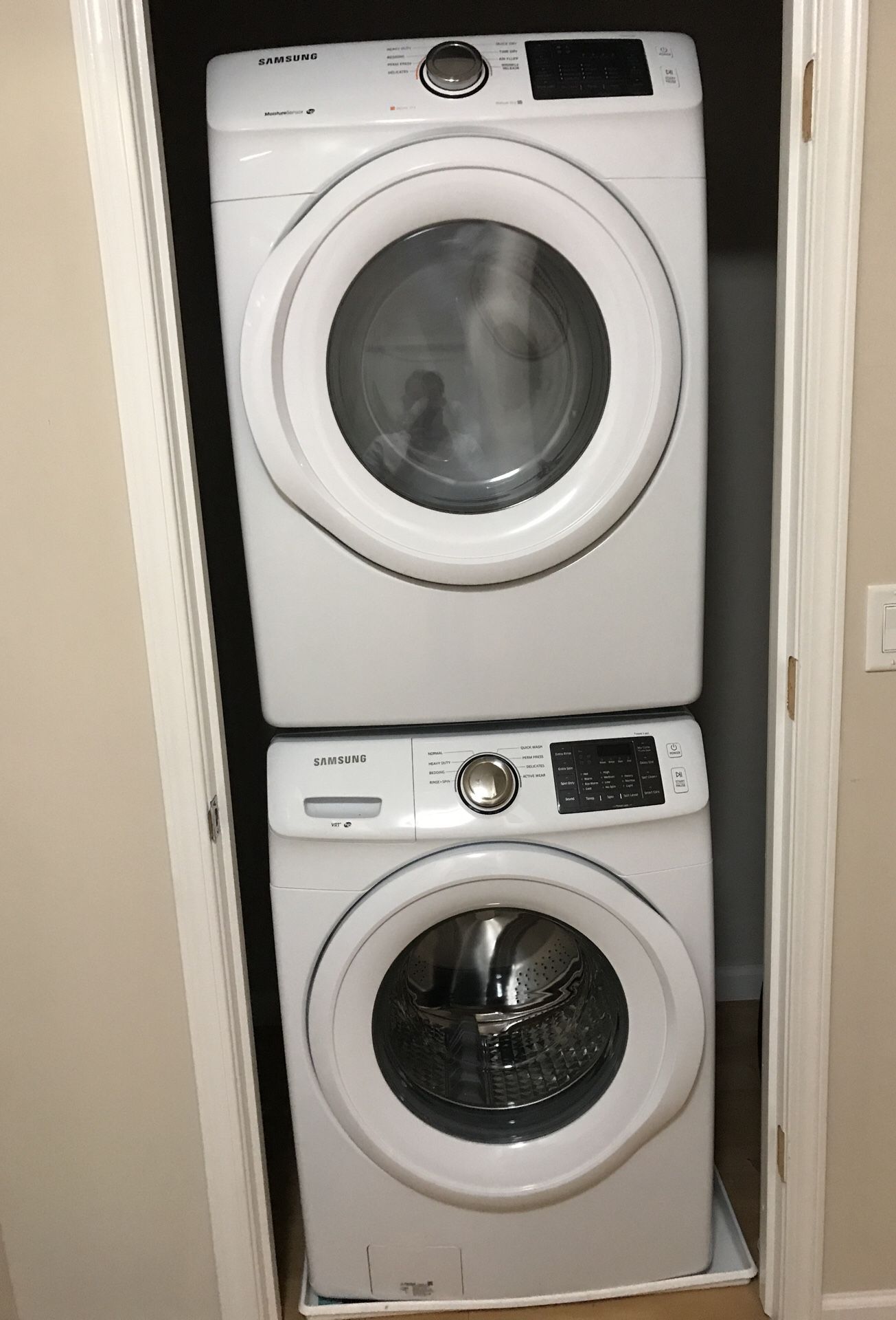 Stackable Samsung Washer and Dryer. Model DV2H5000EW/A3 and WF42H5000AW/A2