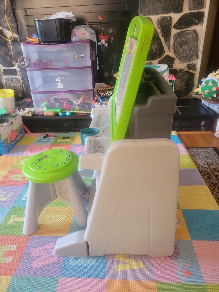 Step 2 Kids Desk