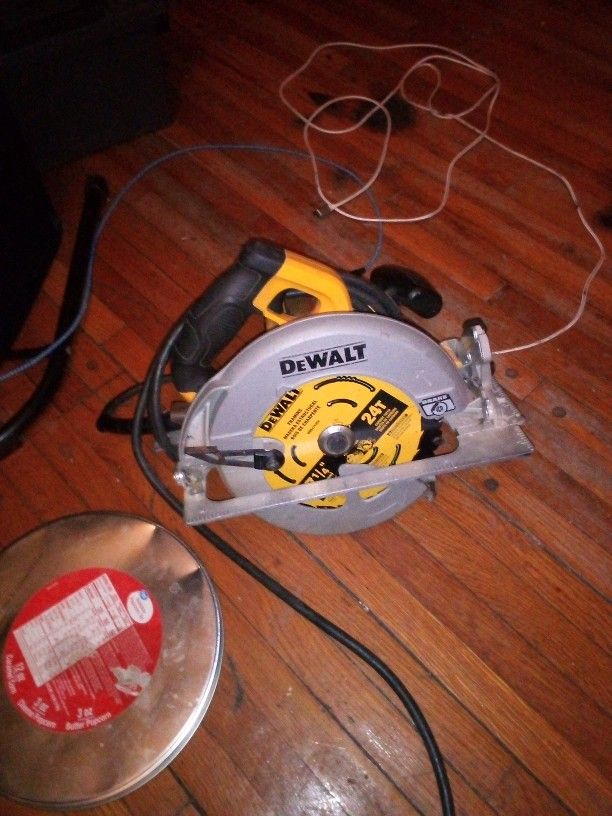 DeWalt 110 Volt Saw