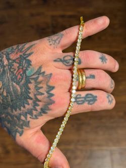 Wow 🤩!! Stunning Gold toned AAA grade Cz tennis bracelet !