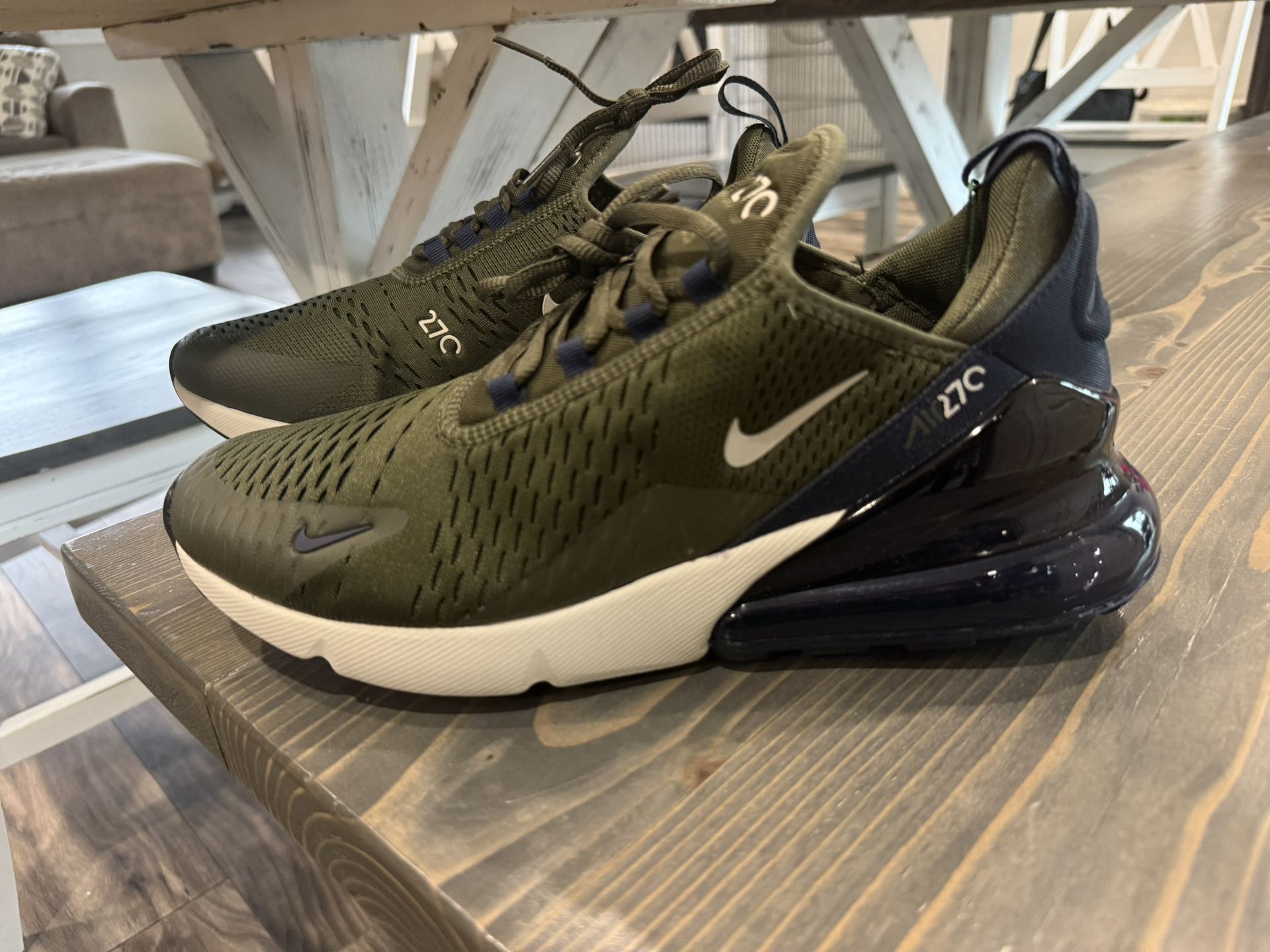 Air Max 270 Men’s Size 9.5