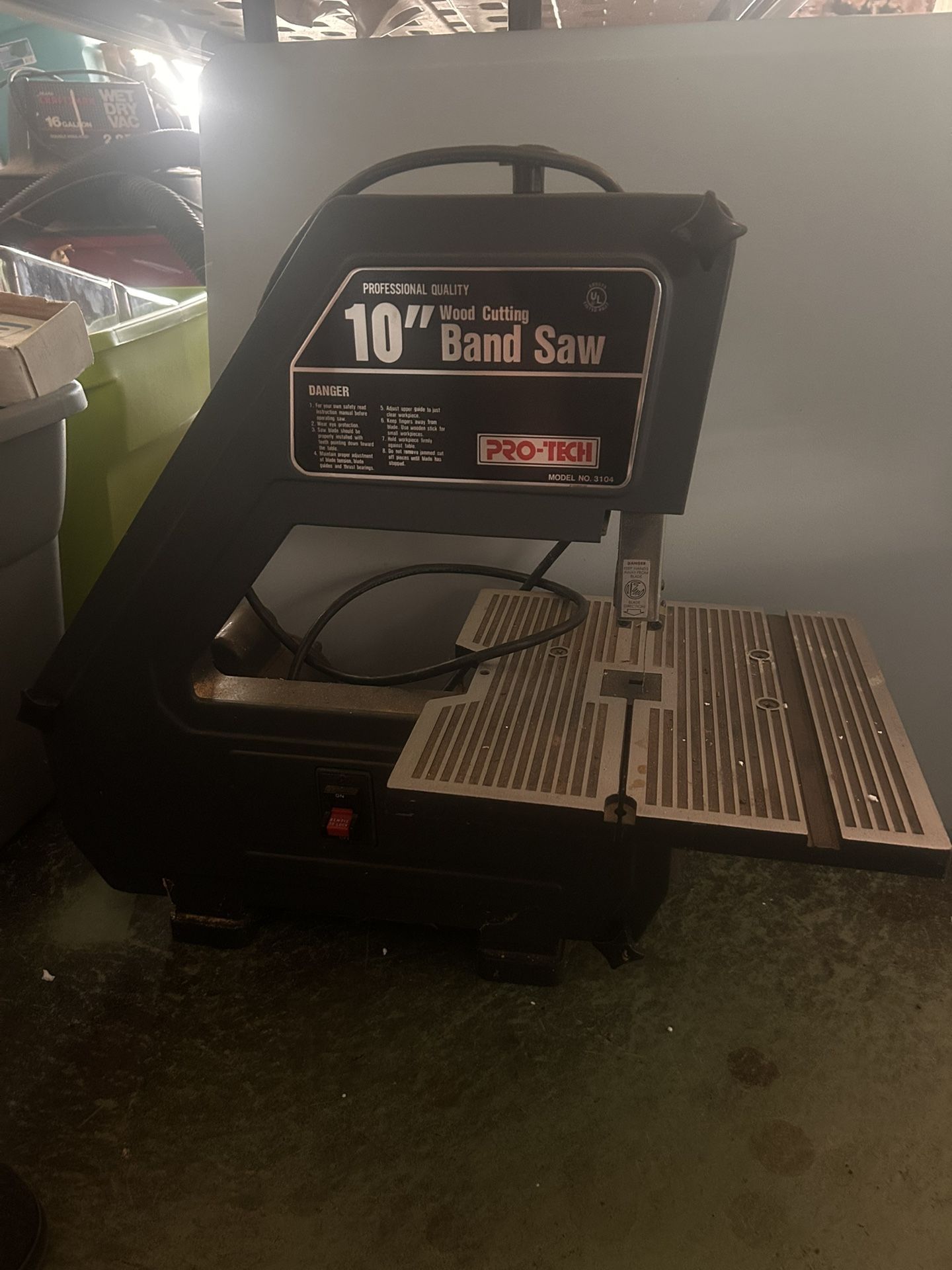 Pro-Tech 10" Wood Cutting Band Saw, model number 3104.