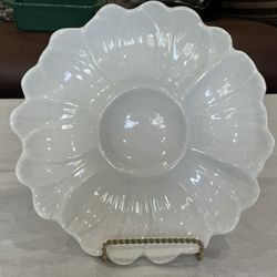 Vintage Calie USA white ceramic flower-shaped serving dish. 9.25”