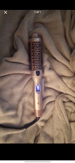 Wavvy talk hot brush