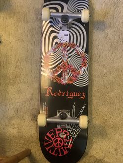 Primitive Skateboard Complete.