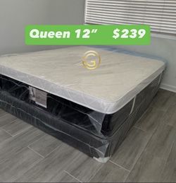 NEW Mattress Queen Size Plush Pillowtop With Box Spring // Offer  🚚