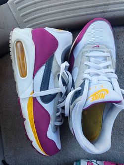 Nike womens athletic shoes