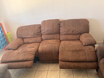 Recliner couch electric