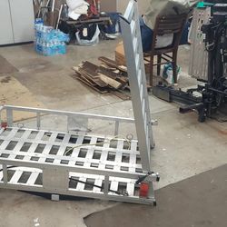 Aluminum wheel chair lift