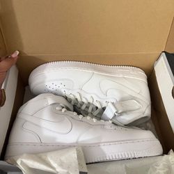 2 Pairs Of Air Force 1
