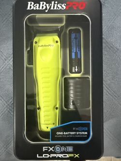 BaBylissPRO FXONE  Lo-ProFX Limited Edition Neon Yellow Clipper (Kit Includes Charging Base & Battery)