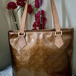 Louis Vuitton Vernis Shoulder Bag 