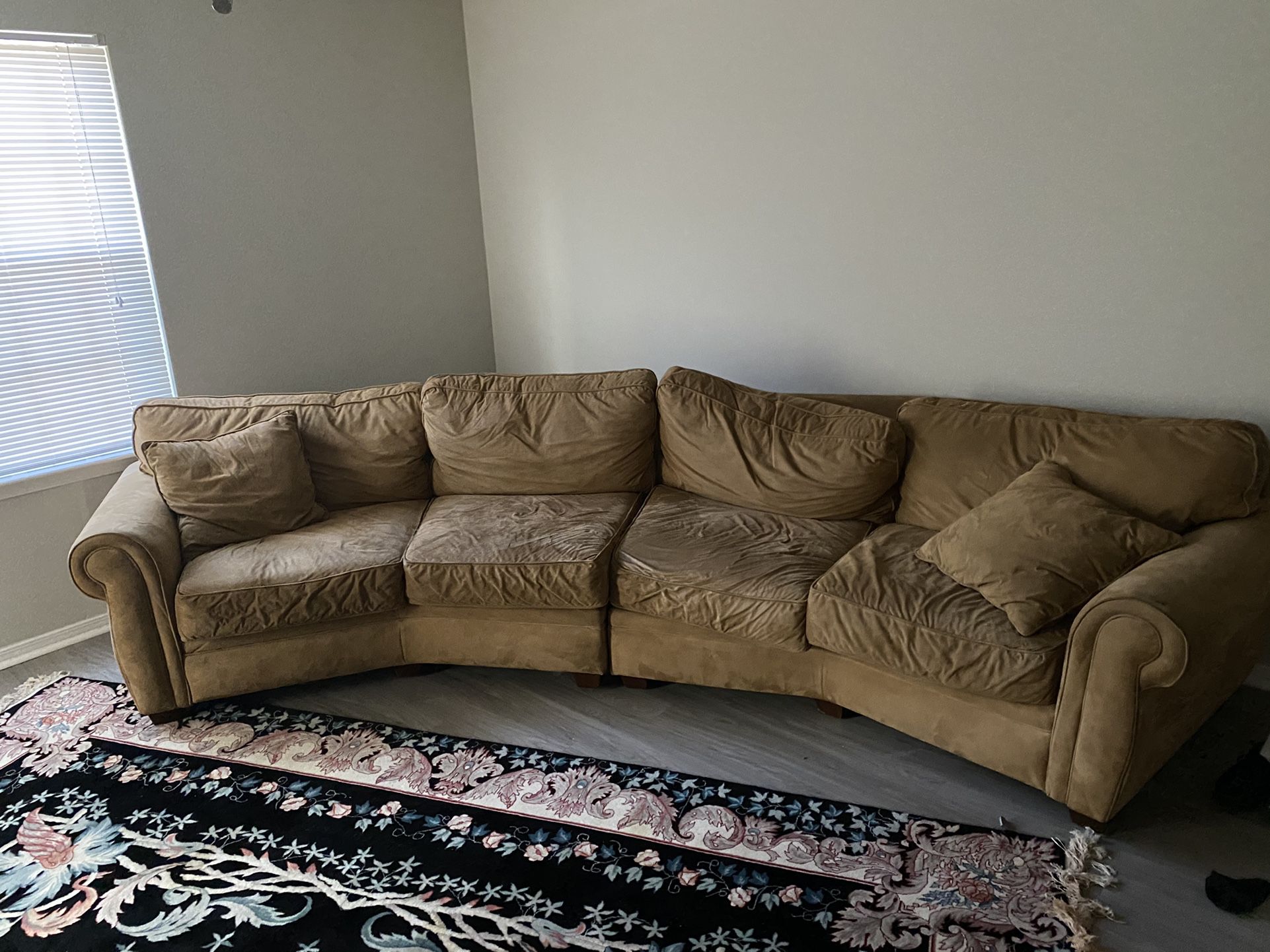 Sectional Couch With Big ottoman