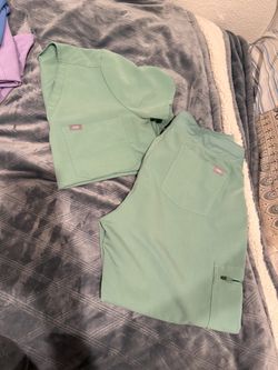Figs scrub set