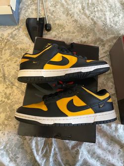 Nike dunk reverse goldenrod