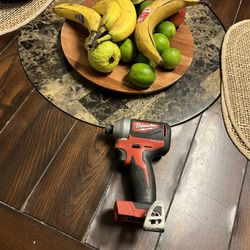 Milwaukee M18 Impactó Brushless $50 Tool Only Firme Precio 