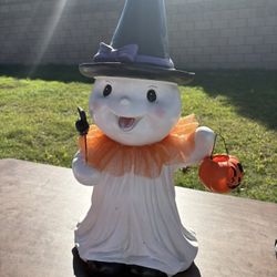 Cute Halloween statues