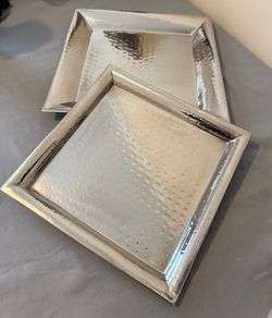 Set of 2 Hammered Metal Square Trays