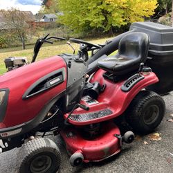 Craftsman Riding Lawnmower 