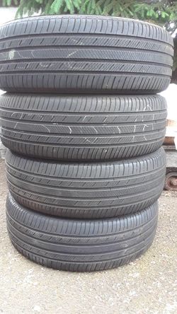235/65/18 Michelin premier LTX set of 4 tires 70% tread great condition 250$ for 4 tires .