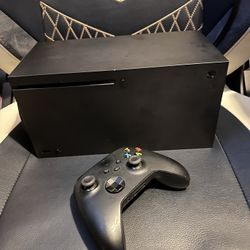 Xbox Series X With Controller 
