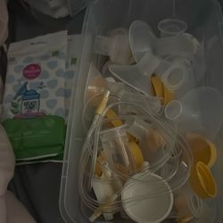 Breast pump parts & Wipes 
