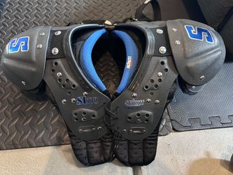 Football Shoulder Pads size xs youth