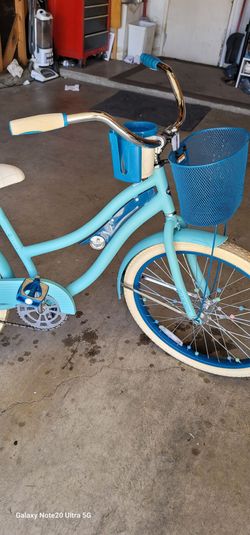 Girls new 24" Beach Cruiser Firm Price Lowballers Will Be Ignored