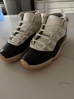 Air Jordan 11 Retro Sneakers Size 8