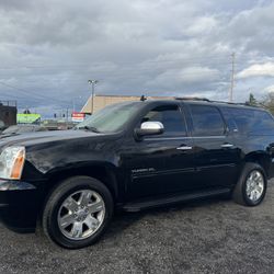 2014 GMC Yukon XL 1500 SLT Sport Utility 4x4 Very clean  Black on black  Heated leather seats  Sunroof Clean title  Just tuned up  259k miles 253-444-