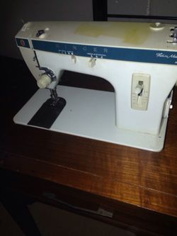 Antique sewing machine works like new