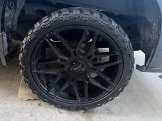 24 in Giovanna tires Bojota on 33s