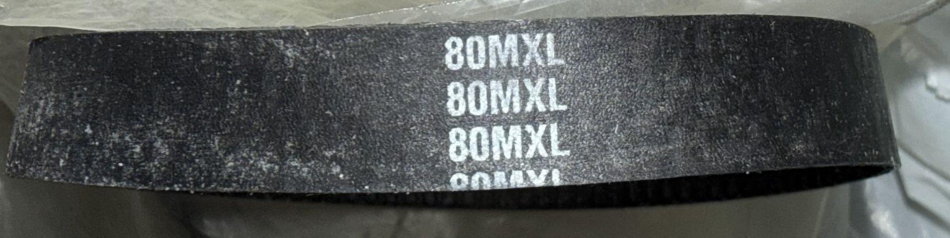 Package of 8 new Bando Synchro-Link 80MXL timing belts for machinery