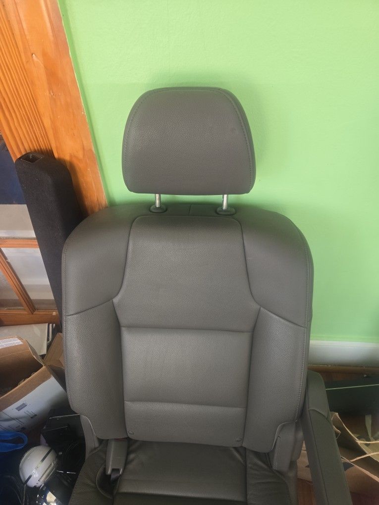 Honda ODDYSEY LEATHER TOURING SEAT REAR DRIVER