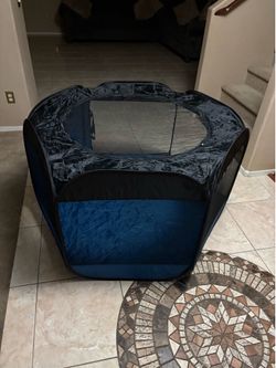 Pop-up dog playpen. NEW.
