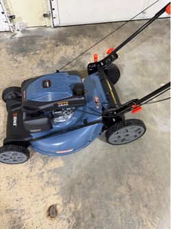 Sinex lawn mower almost new 22 inch 201cc