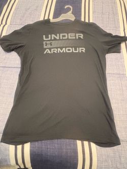 6 men’s under armour  shirt size medium