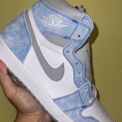 Jordan 1 Hyper royal