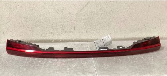 2019 2020 2021 AUDI E-TRON CENTER TAIL LIGHT USED OEM 4KE.945.095.C