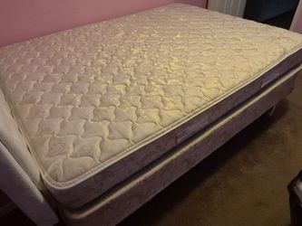 2 queen beds mattress/ box frames
