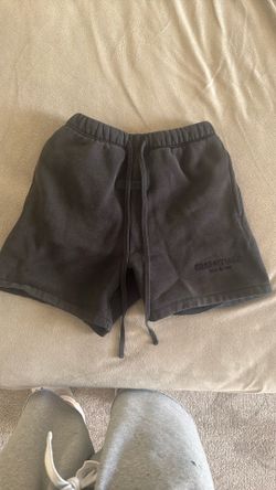 essential shorts black