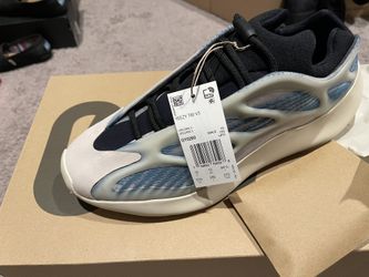 Kyanite Yee zy 700 V3 Sz 10.5 DS