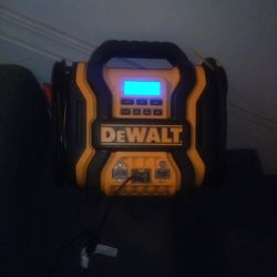 DeWalt Car Jumper And Tire Inflator 