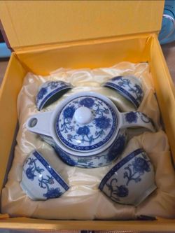 Luoshi Peoni Tea Set