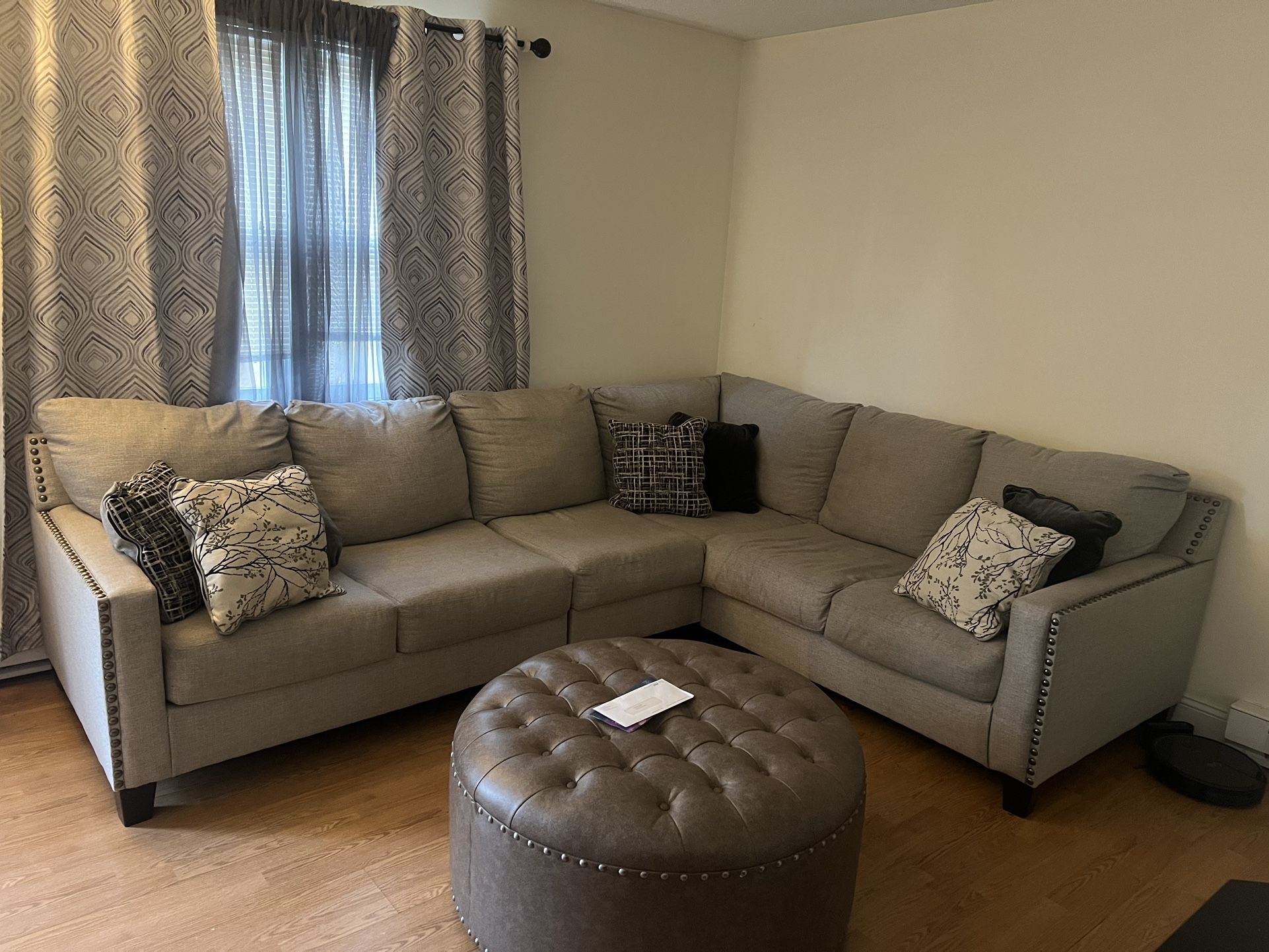 Sectional Sofa With Ottoman