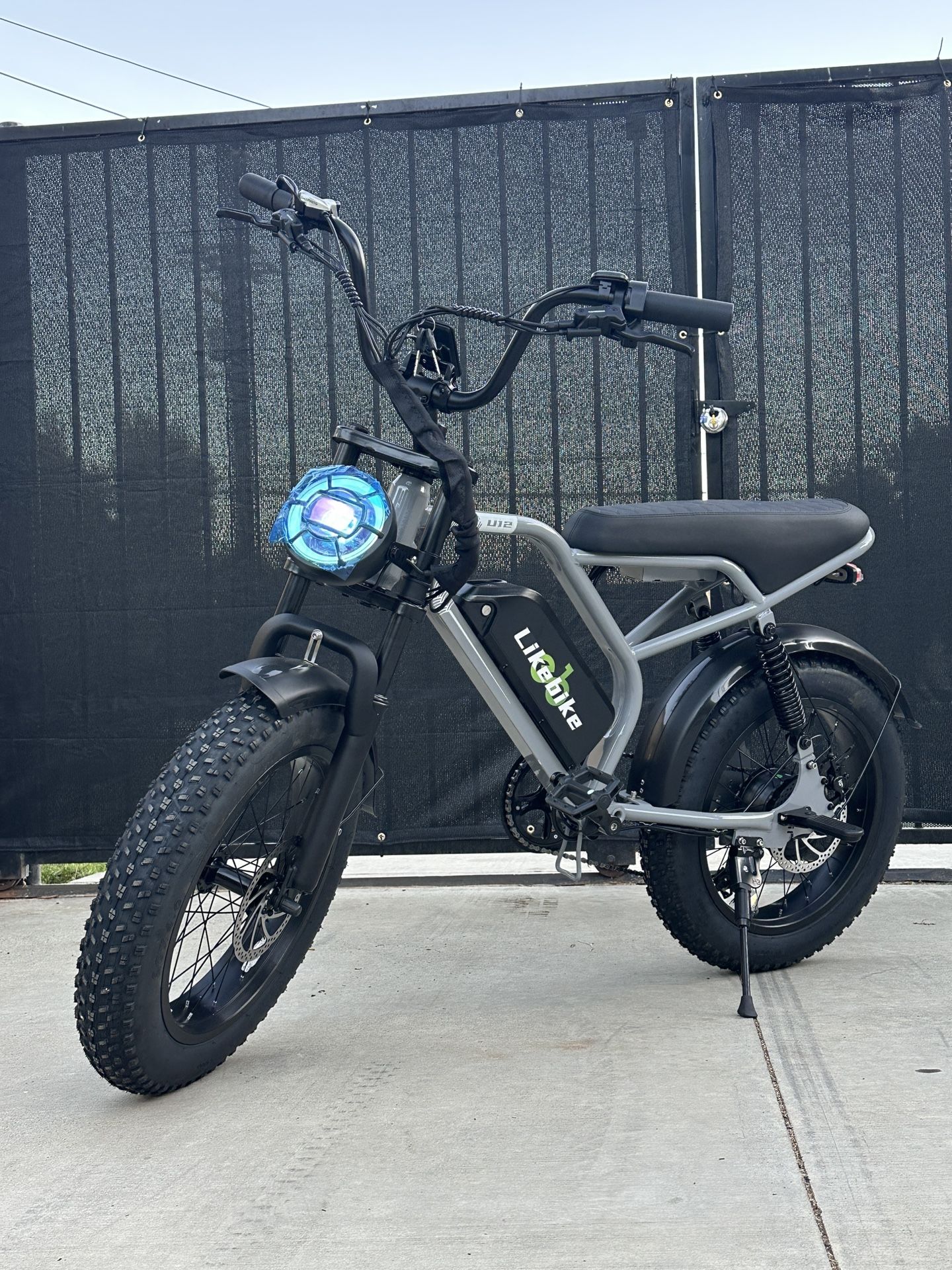 🤩 Beautiful 32MPH Fat Tire - Long Seat - 70 Mile Range - Electric Bike