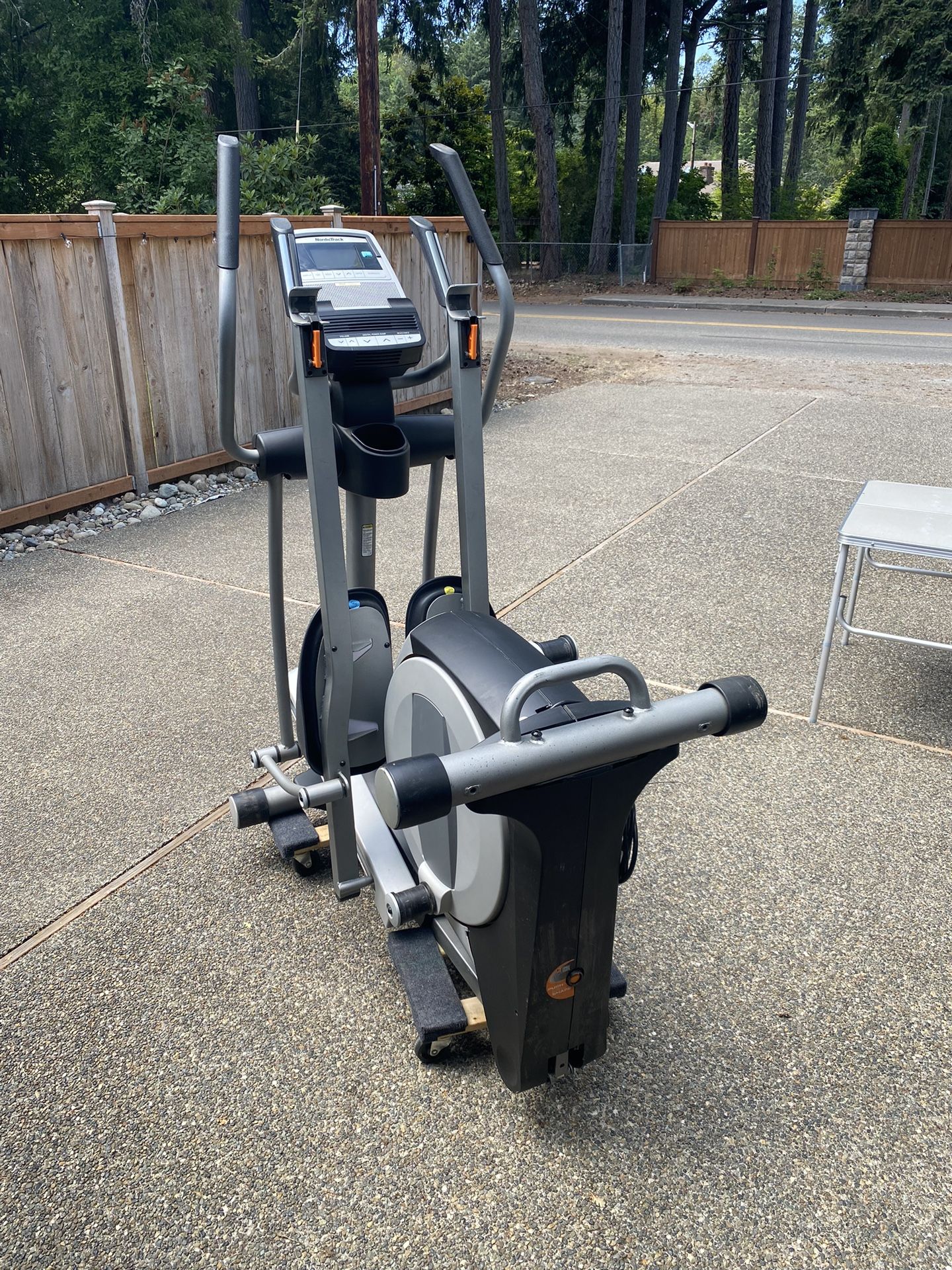 Nordictrack e 7.1 elliptical for sale sale
