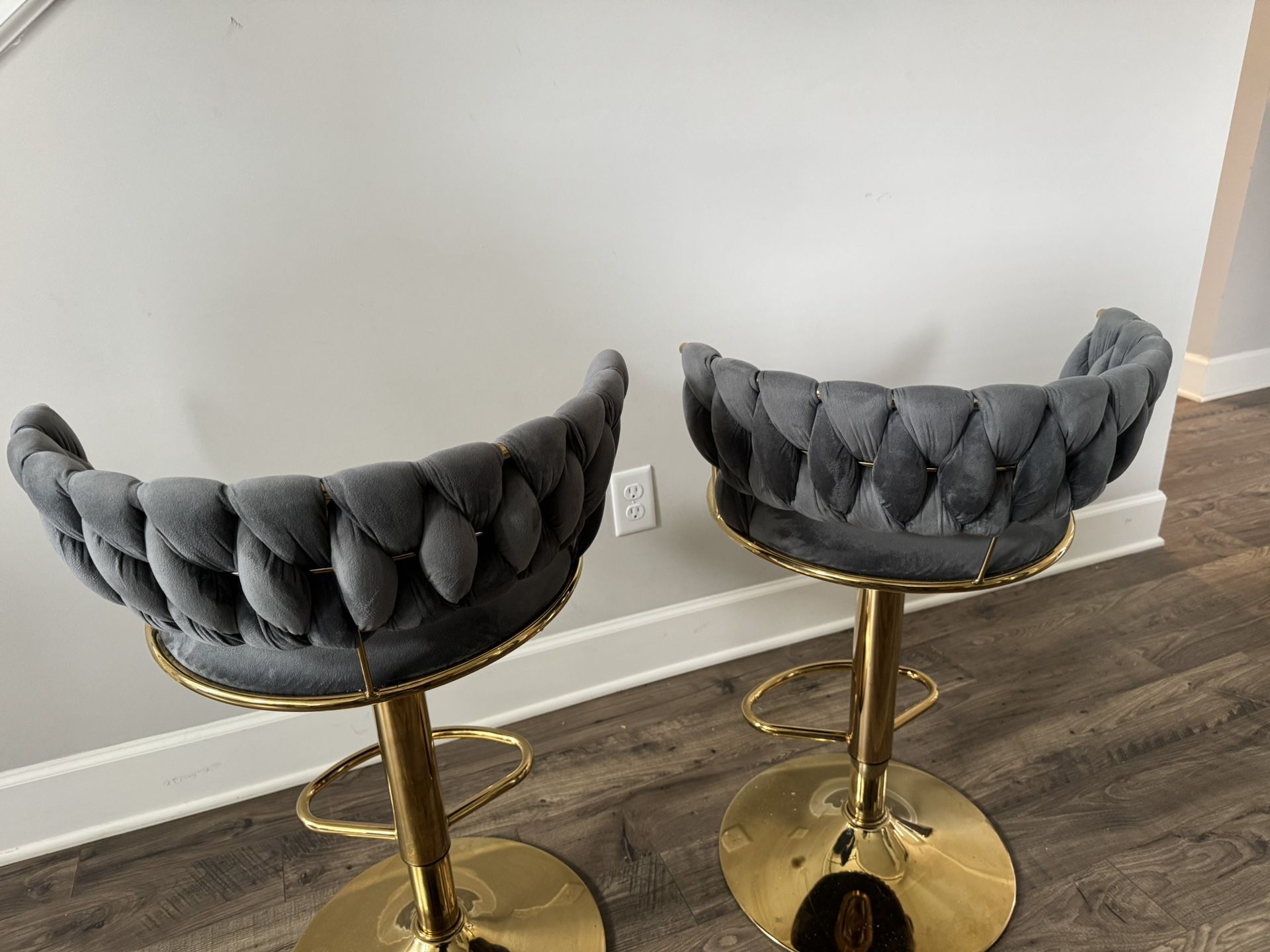 ✨ Luxury Velvet Bar Stools – Set of 2 ✨ $— 120 Nolensville / Nashville Area